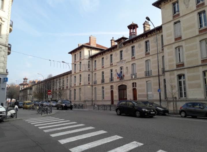 Budynek Liceum Champollion w Grenoble