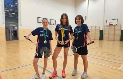 Złoto w Mistrzostwach Dzielnicy w Badmintonie